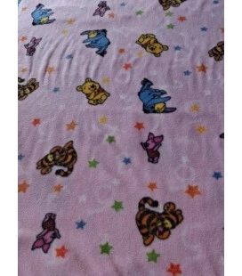 Lyserød fleece med bamser, tigerdyr og stjerner